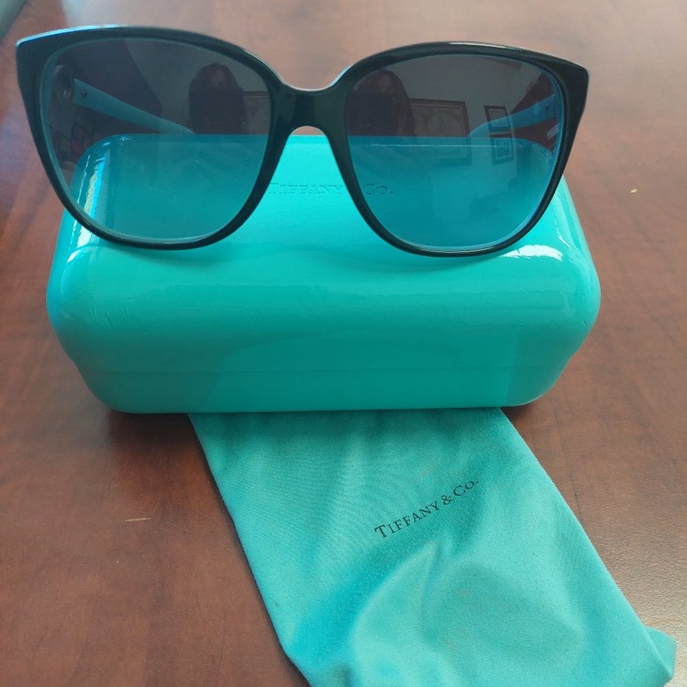 Tiffany infinity symbol sunglasses